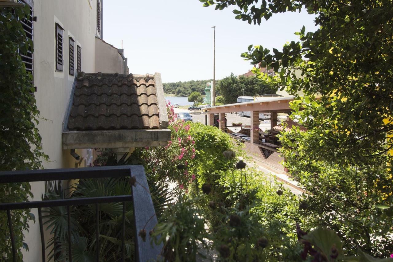 Apartments&Rooms Porto de Mar Medulin Exterior foto